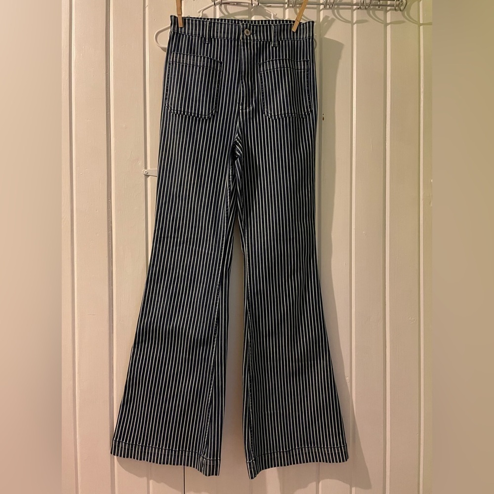 Forever21 blue striped high waist bell bottoms size 28 like new